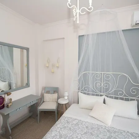 Aurora Corfu Пелекас